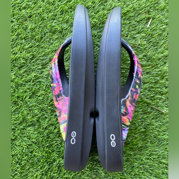 Oofos OOlala women’s flip flop thong sandals - Picture 5 of 8